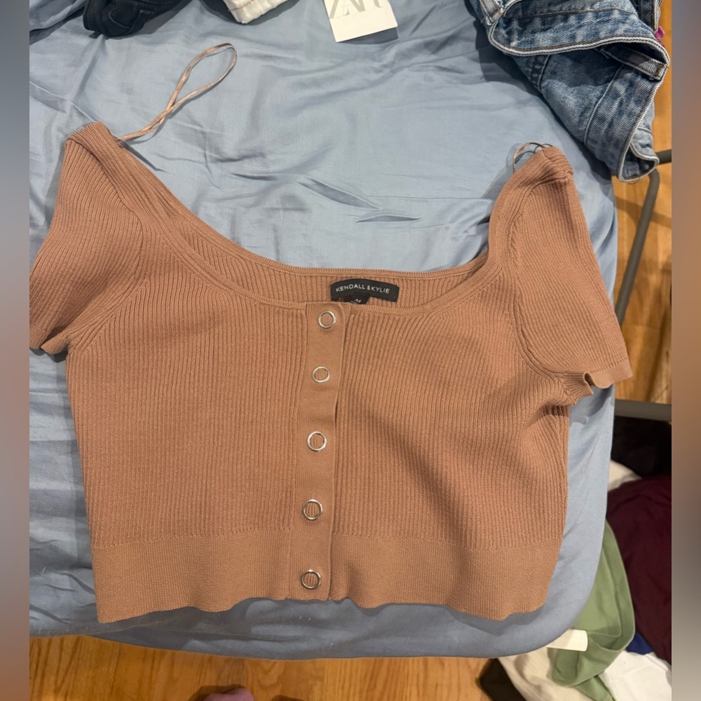 Kendall & Kylie Brown Cap Sleeve Buttoned Crop Top